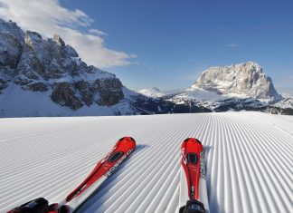 Обучение катанию на горных лыжах