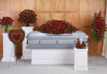 Венки для похорон: символ почета и памяти