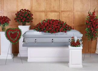 Венки для похорон: символ почета и памяти