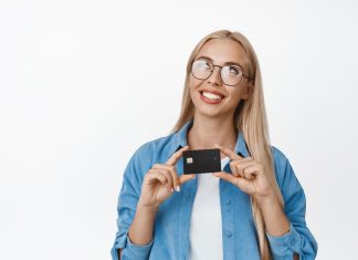 Деньги в долг на карту: какие особенности и преимущества?