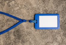 Бейджи пластиковые: какие особенности?