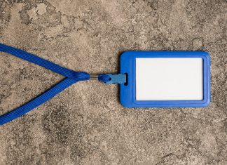 Бейджи пластиковые: какие особенности?