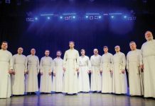 Награжденный Сталиным святой: в театре Моссовета премьера спектакля о Луке Крымском