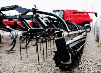 Экскаваторы-погрузчики и навесное оборудование от компании «Болдер»