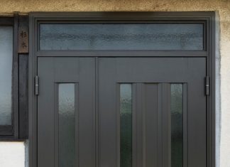 Входные металлические двери: Как выбрать идеальную защиту для вашего дома