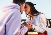 Вечер для двоих: 10 идей, которые сближают