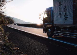 Грузоперевозки фурой: как выбрать и сделать доставку максимально эффективной