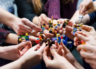 Детские игрушки: как выбрать идеальные подарки для маленьких исследователей