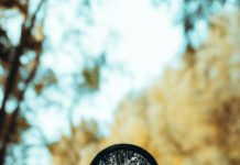 Настольная лупа — удобный помощник для точной работы