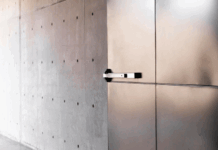 Противопожарные двери: надежный барьер от пламени