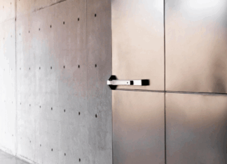 Противопожарные двери: надежный барьер от пламени